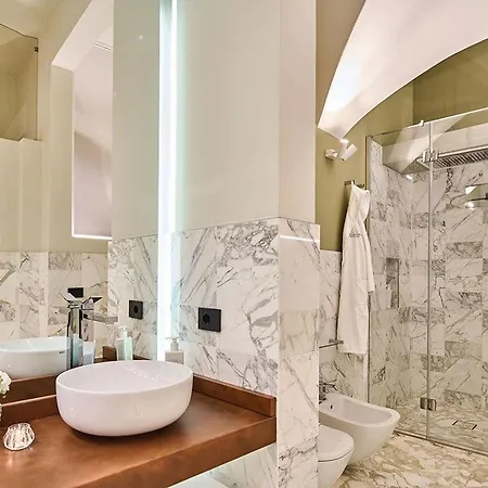 Duomo Luxury Apartment *